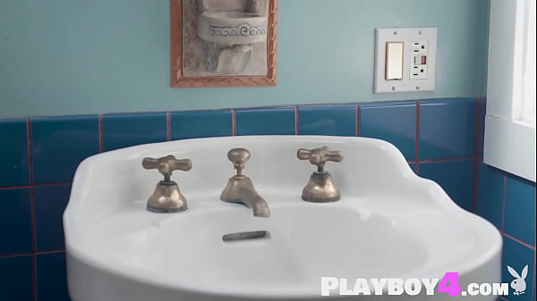 All natural blonde babe posed in sexy lingerie and showing amazing body