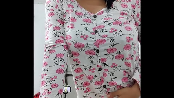 MILF with a beautiful ass dances showing it and showing her big nipples